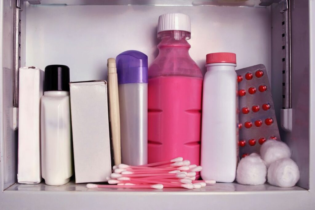 minimalists declutter every spring