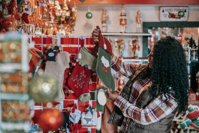 The Top 5 Ways to Avoid Holiday Debt in 2025