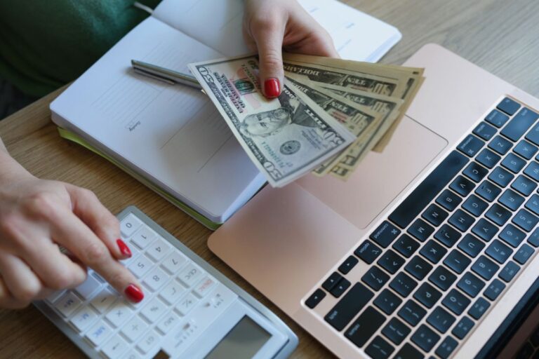 How to Use the 50/30/20 Money Rule to Improve Your Finances