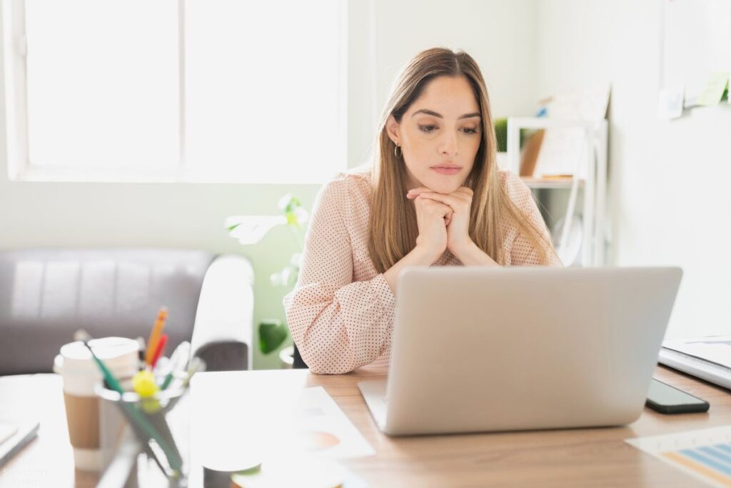 focus woman on computer